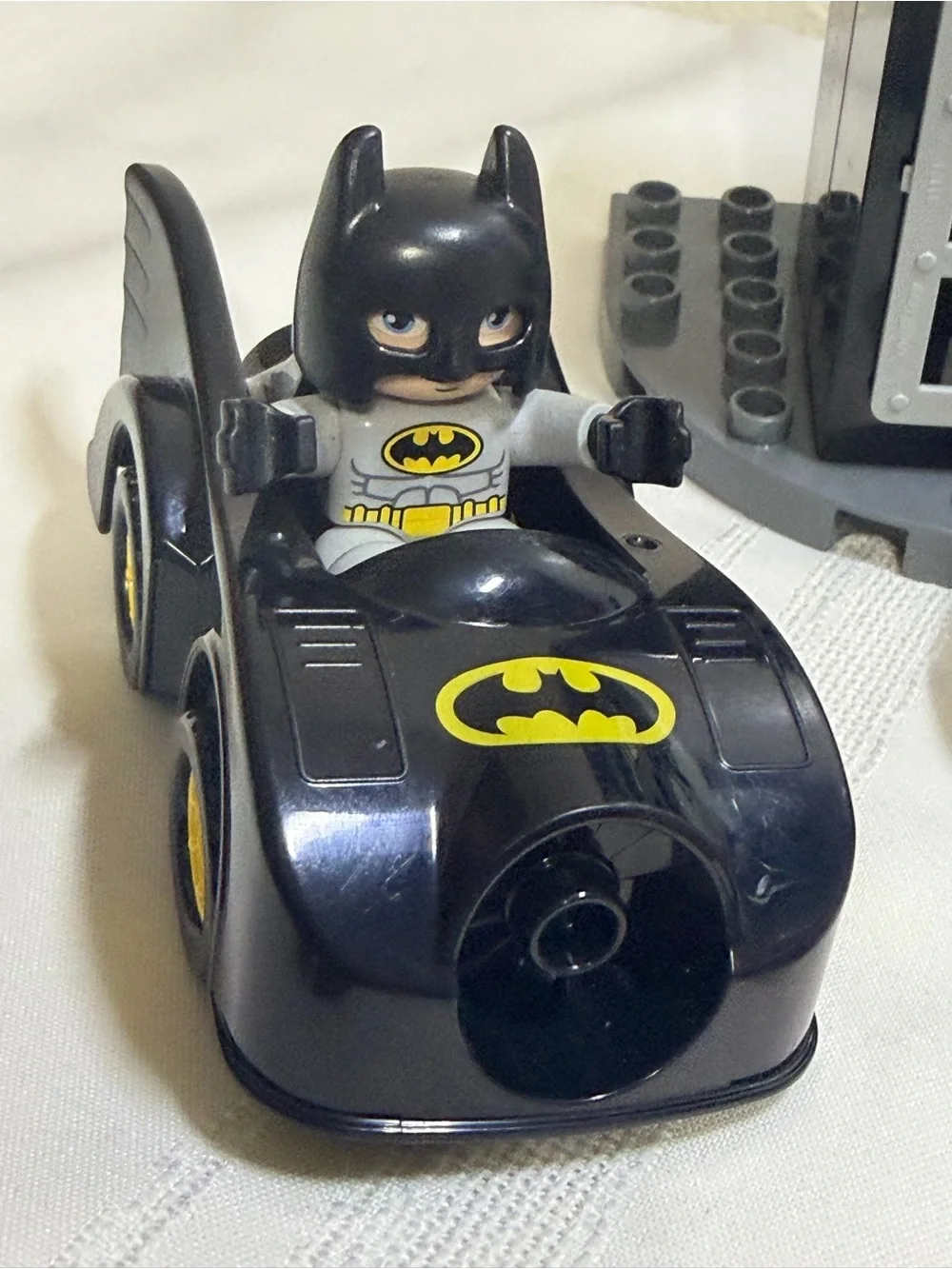 Lego Duplo 10919 DC Batman Bat cave Robin Batmobile INCOMPLETE